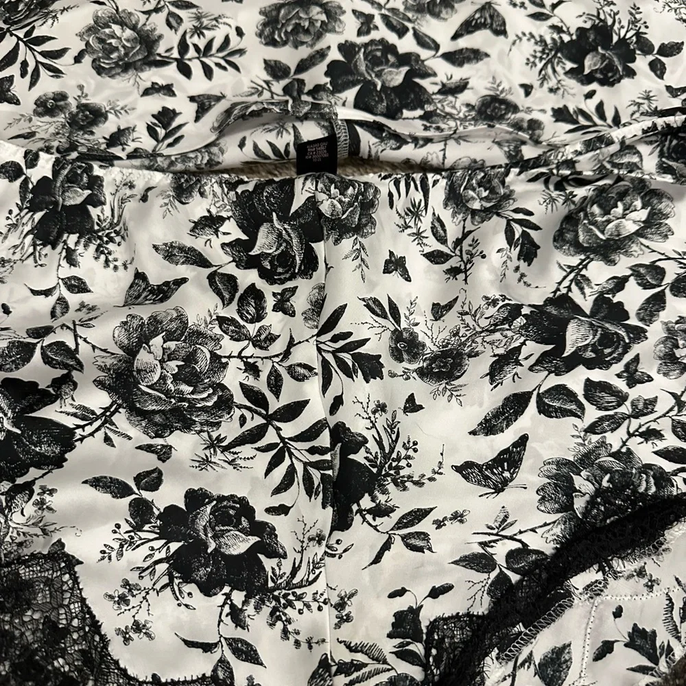 VS Silk Sleepset - Black and white floral print - Picture 2 of 5